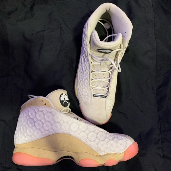 NIKE RETRO JORDAN 13- CHINESE NEW YEAR 2020 SPECIAL COIN DESIGN (CW4409-100) - Picture 2 of 16